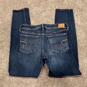 Women’s American Eagle skinny jeans